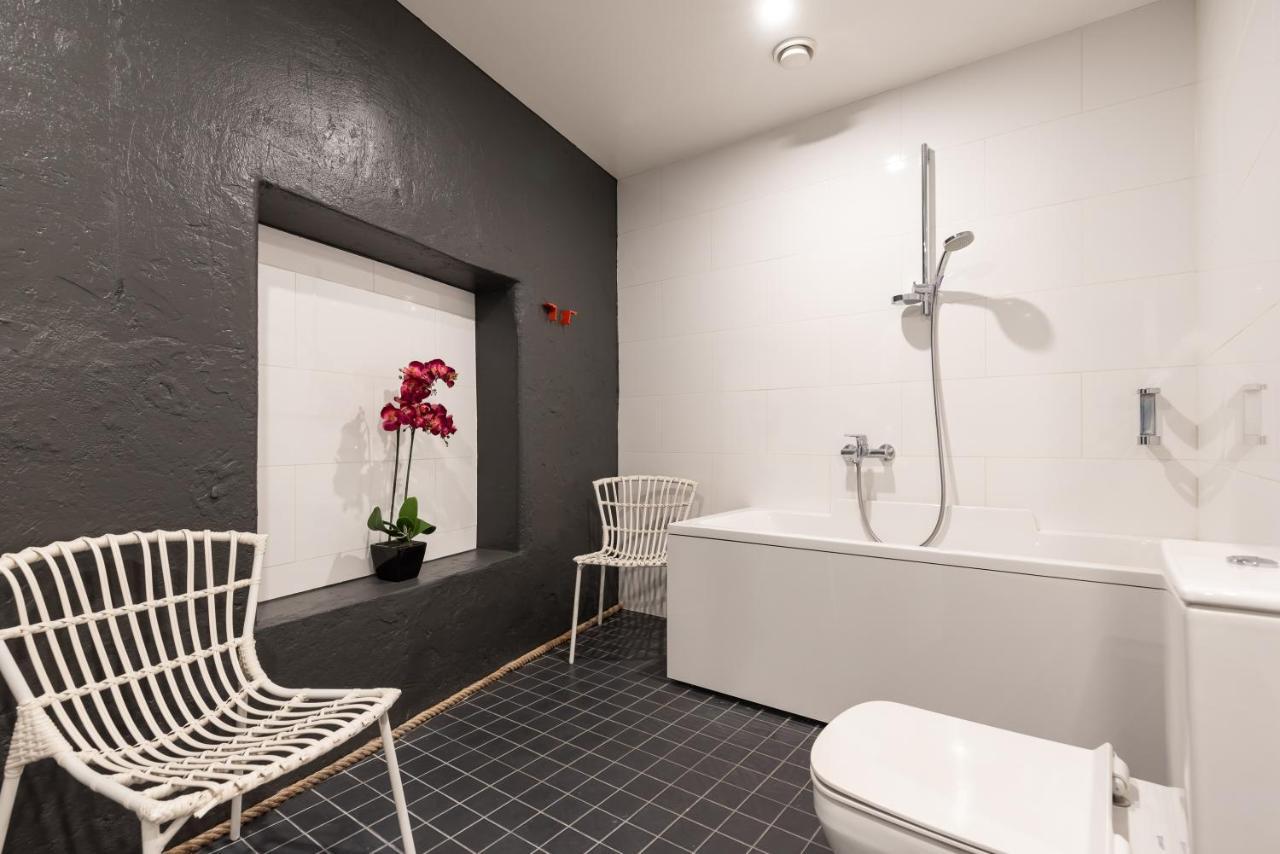 Stylish Apartment With Parking In Telliskivi Талин Екстериор снимка