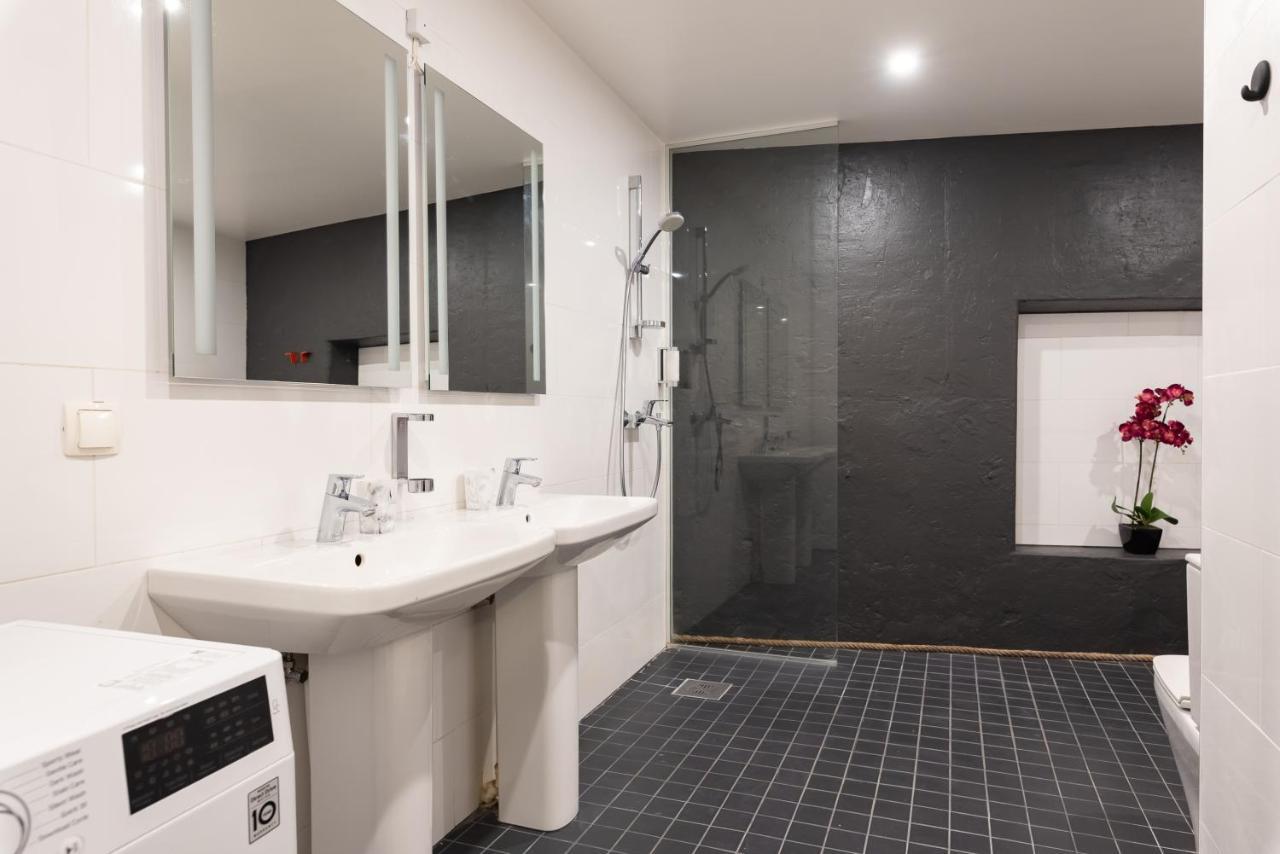 Stylish Apartment With Parking In Telliskivi Талин Екстериор снимка