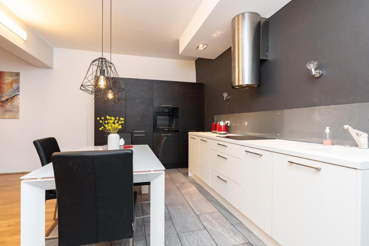 Stylish Apartment With Parking In Telliskivi Талин Екстериор снимка