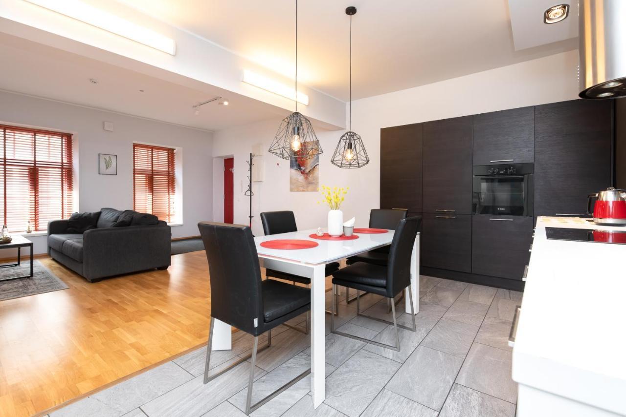 Stylish Apartment With Parking In Telliskivi Талин Екстериор снимка
